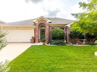 2405 Castle Pines Dr, Burleson, TX 76028