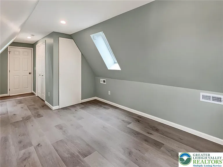 411 Main St #2 — Photo 32