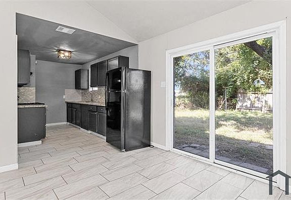 2nd image of 15225 Woodforest Blvd