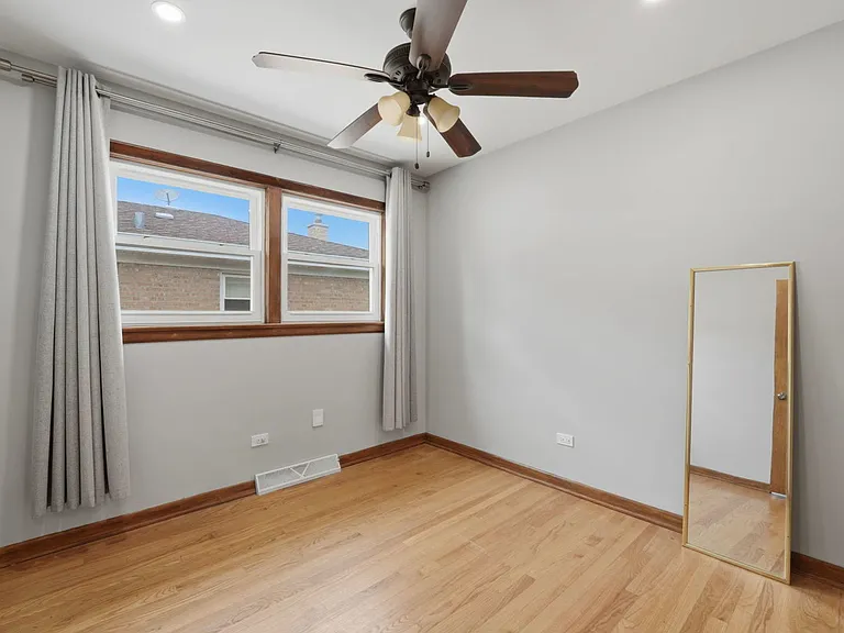 5023 N Natoma Ave — Photo 11