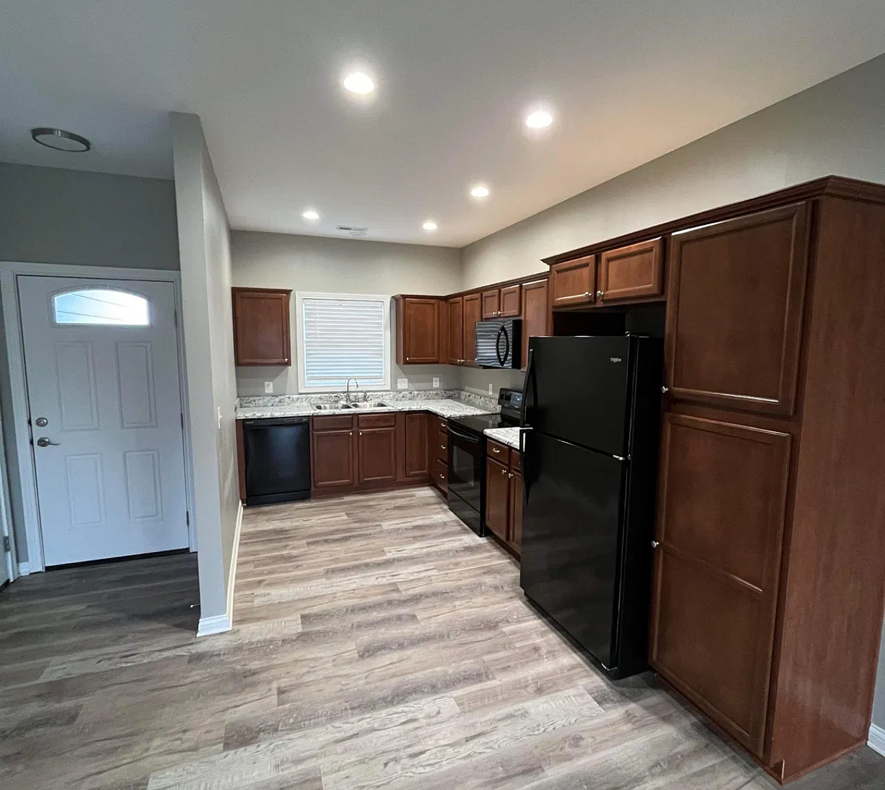 2 bed, $1,450 — Photo 2