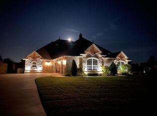 10 NW Shelter Lake Dr, Lawton, OK 73505