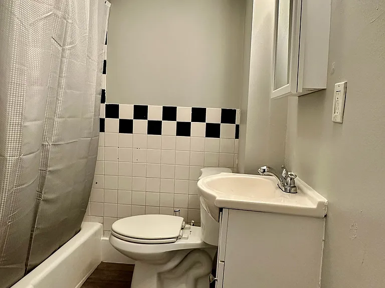 44-46 Smith St #46.5 — Photo 17
