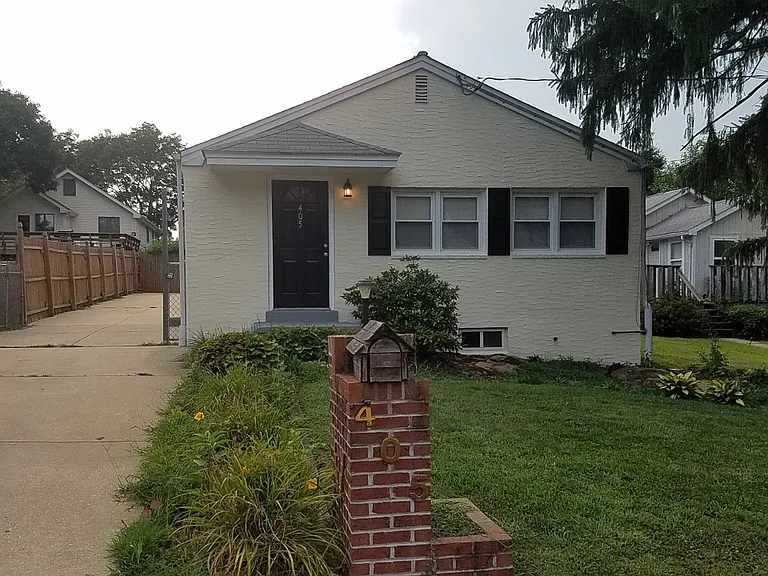 405 Hillside Ave — Photo 1