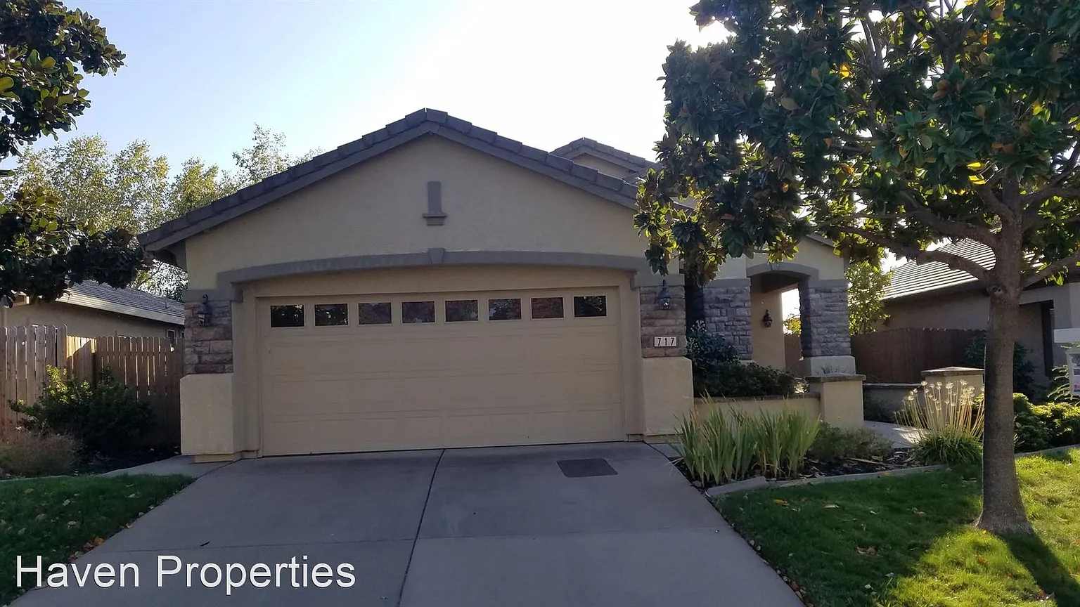 717 Hillswick Cir photo 1