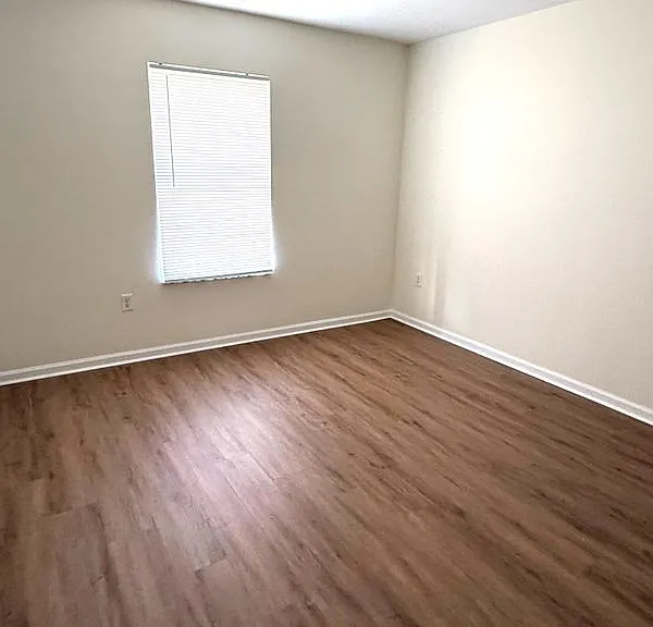 1111 SW Yorktown Gln — Photo 11