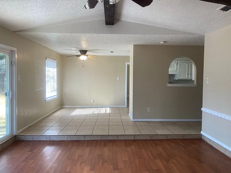 3417 83rd Dr — Photo 3