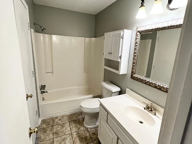 700 Coventry Ln #J — Photo 15