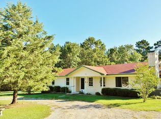 346 Sammy Davis Rd, Trinity, TX 75862