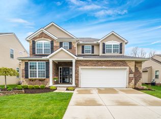 10926 Ridgestone Dr, South Lyon, MI 48178
