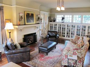 2046 NW Irving St, Portland, OR 97209