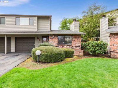 16623 NE Halsey St, Portland, OR, 97230