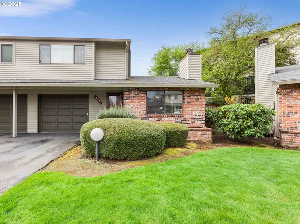 16623 NE Halsey St, Portland, OR 97230