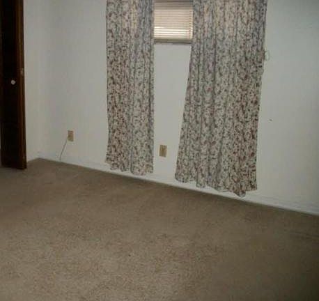 3rd image of 270 Lee Ave