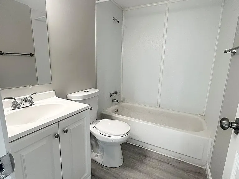 409 Woodland Ave #A — Photo 6