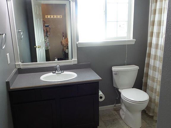 Hallway Full Bathroom