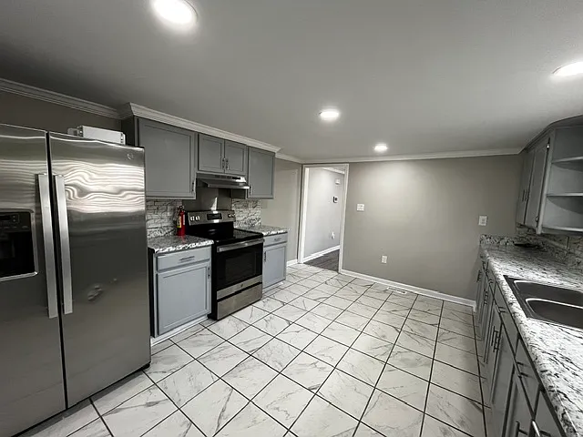 1001 Southern Ave — Photo 11