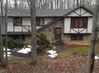 51 Seneca Rd, Mount Pocono, PA 18344