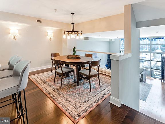 5th image of 7 N Columbus Blvd APT 108