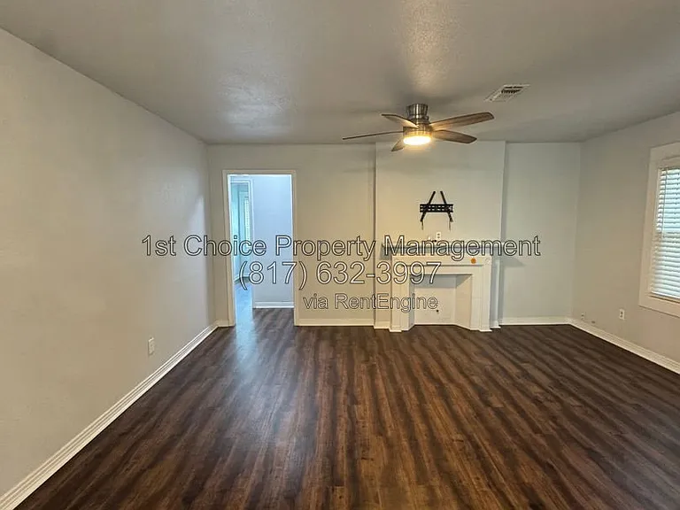 3241 Sandage Ave — Photo 3