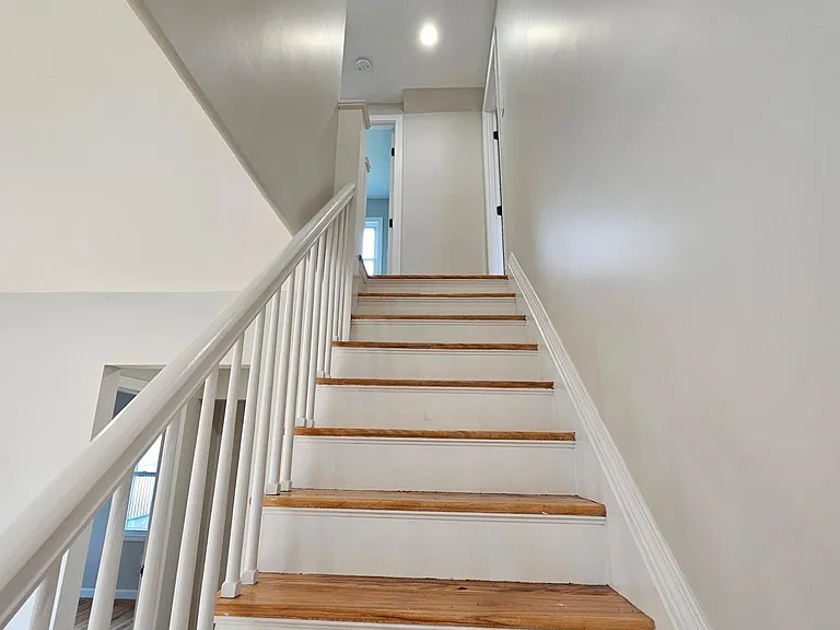 16 Rena St — Photo 10