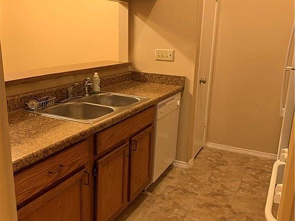 5th image of 3709 Leafield Dr #A