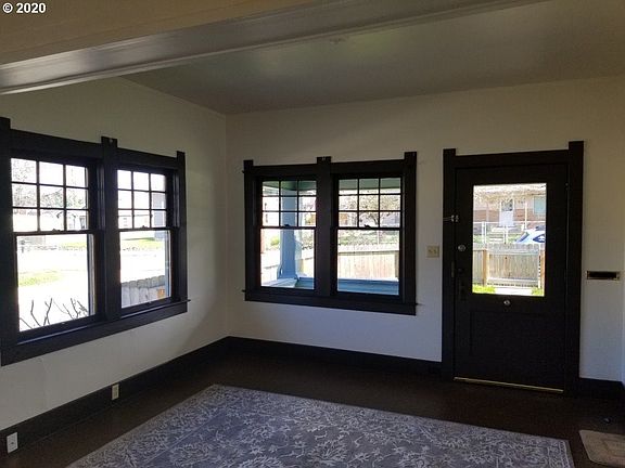 2nd image of 706 SE Parrott St