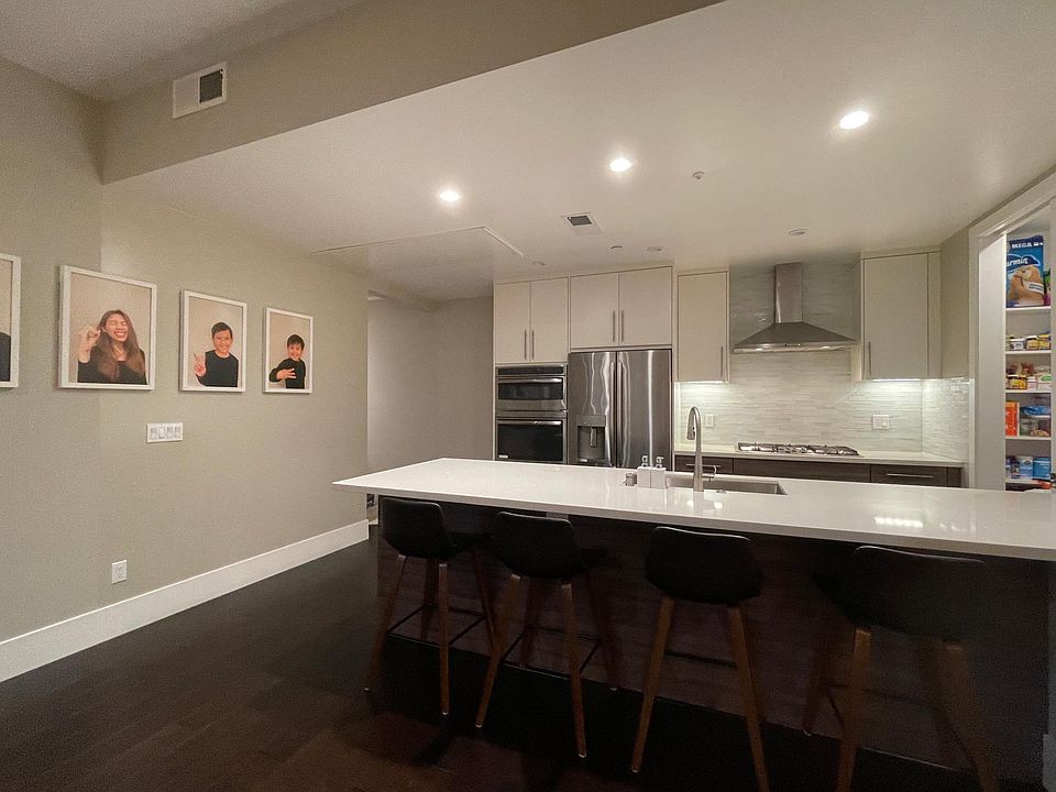 1st image of 600 El Camino Real #208