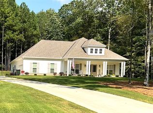 842 Ski Spray Point, Opelika, AL 36804