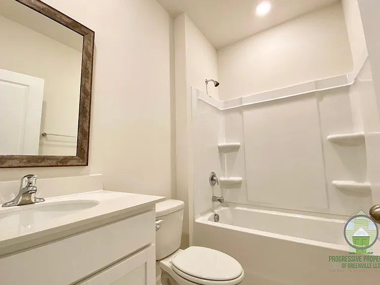 135 Bayridge Rd — Photo 5