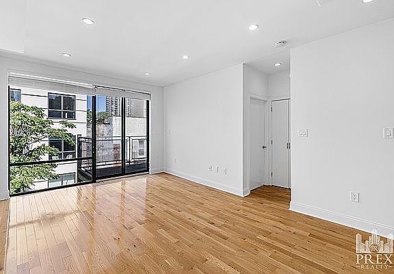 4th image of 331 E 81st St APT 6R