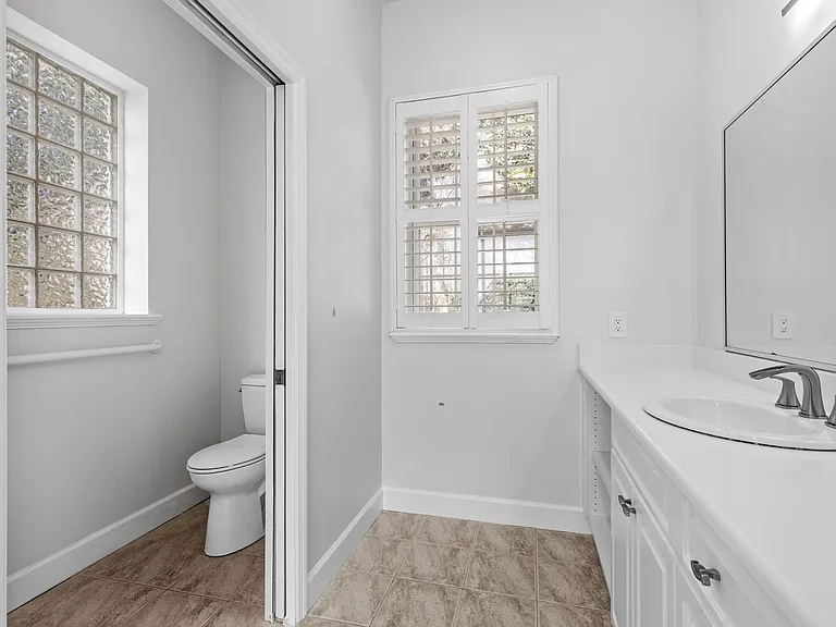 9510 NW 59th Ln — Photo 31