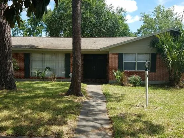 8733 Andaloma St, Jacksonville, FL 32211