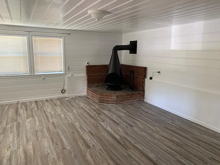 793 Edgemoor Rd #B — Photo 4