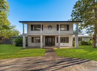 302 weathercock, Windcrest, TX 78239