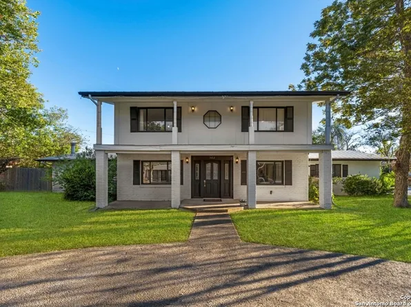 302 weathercock, Windcrest, TX 78239