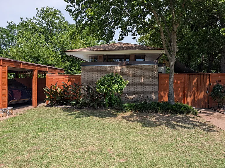 1601 Chamblee Dr — Photo 2