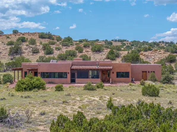 681 General Goodwin Rd, Cerrillos, NM 87010