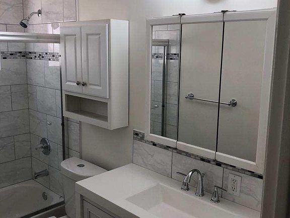Newer remodeled main bathroom