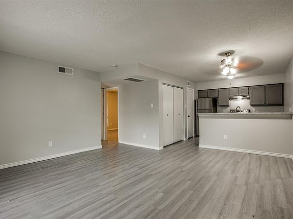 2nd image of 1939 Cranford Dr APT 104