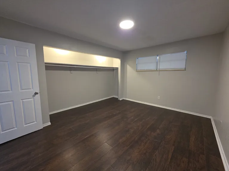 843 Grove Ave — Photo 12
