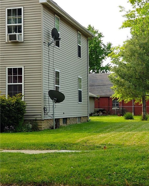 2nd image of 422 5th St
