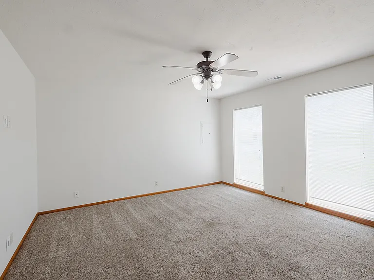 8815 Venice Ln — Photo 2