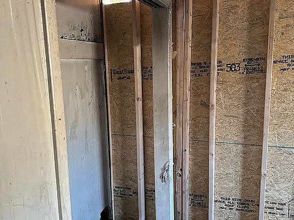 4th image of 922 19th St SW