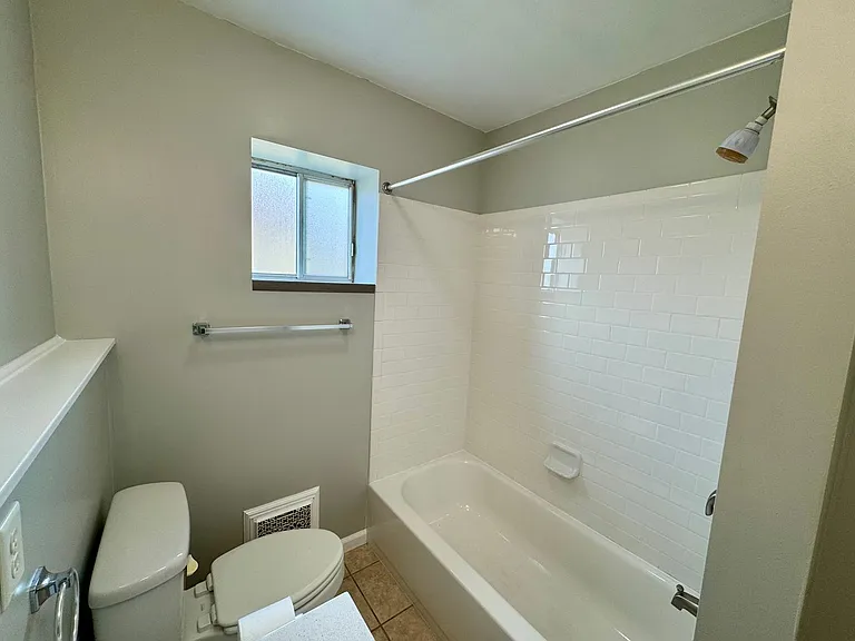227 5th Ave — Photo 32