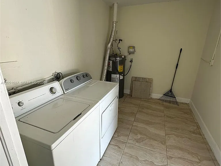 651 SW 30th Ave — Photo 5