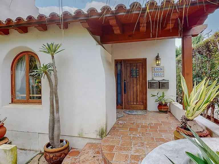 1011 N La Jolla Ave — Photo 2