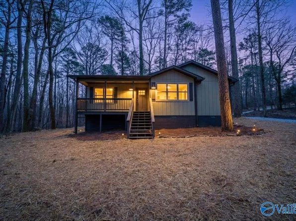 319 Laurel Ln, Gurley, AL 35748