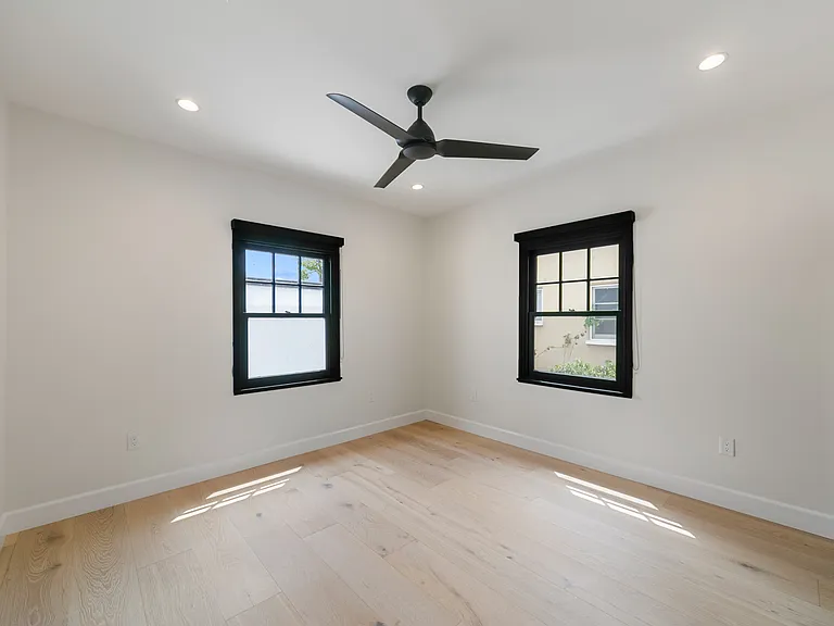 460 N Sierra Bonita Ave #460 — Photo 33