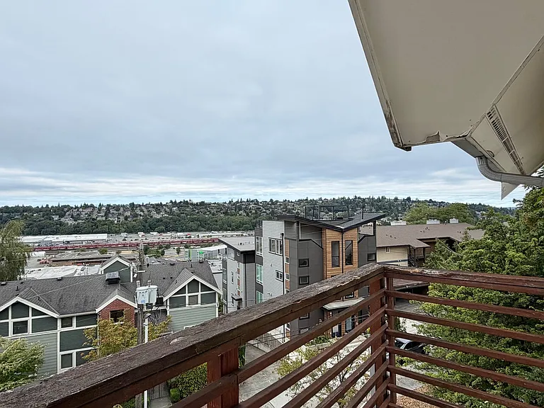 1991 Gilman Dr W — Photo 24